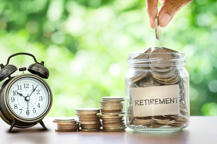 Annuity vs. Roth IRA: Pros and Cons for Retirement Income